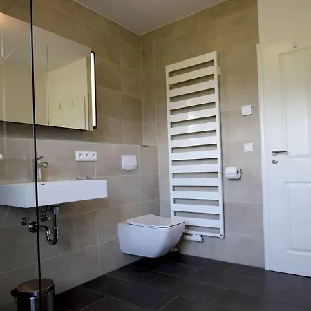 Wassernahes Mit Meerblick Und Schwimmbadnutzung In Sellin - Rohrweihe Σπίτι διακοπών Gager