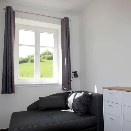Holiday home Wassernahes Mit Meerblick Und Schwimmbadnutzung In Sellin - Rohrweihe
