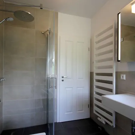 Wassernahes Mit Meerblick Und Schwimmbadnutzung In Sellin - Rohrweihe Σπίτι διακοπών