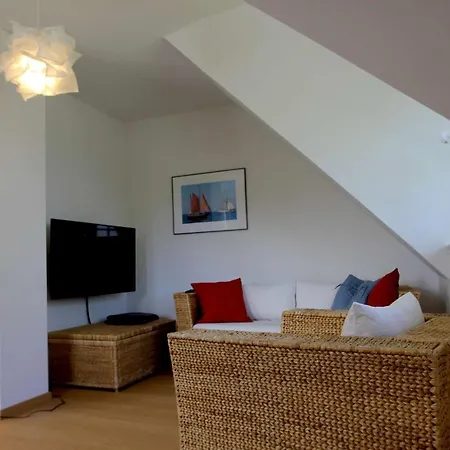 Wassernahes Mit Meerblick Und Schwimmbadnutzung In Sellin - Rohrweihe Holiday home *