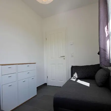 Wassernahes Mit Meerblick Und Schwimmbadnutzung In Sellin - Rohrweihe Σπίτι διακοπών