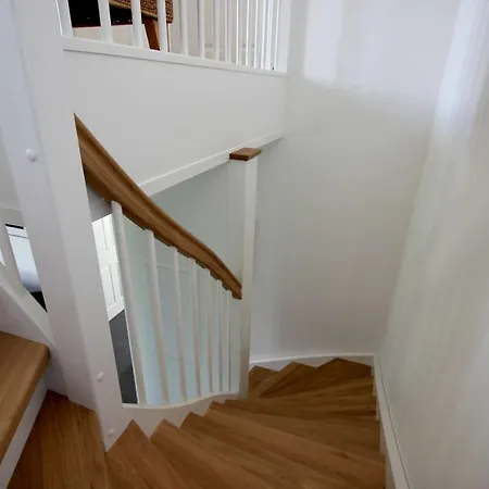 Wassernahes Mit Meerblick Und Schwimmbadnutzung In Sellin - Rohrweihe Σπίτι διακοπών