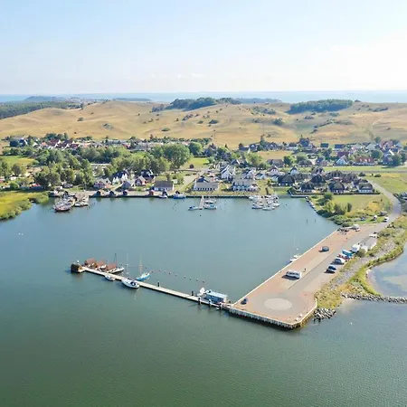 Дом отдыха Wassernahes Mit Meerblick Und Schwimmbadnutzung In Sellin - Rohrweihe *