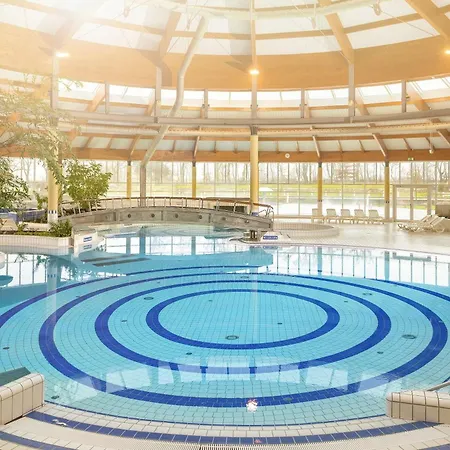 Wassernahes Mit Meerblick Und Schwimmbadnutzung In Sellin - Rohrweihe