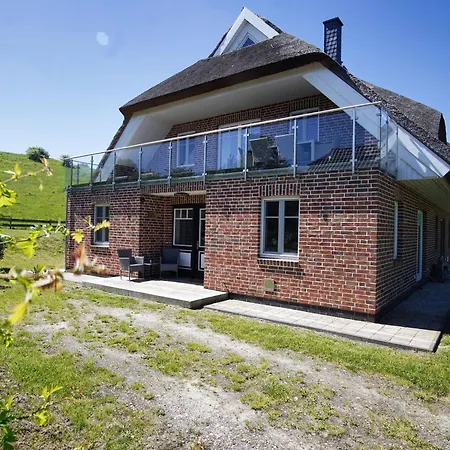Wassernahes Mit Meerblick Und Schwimmbadnutzung In Sellin - Rohrweihe